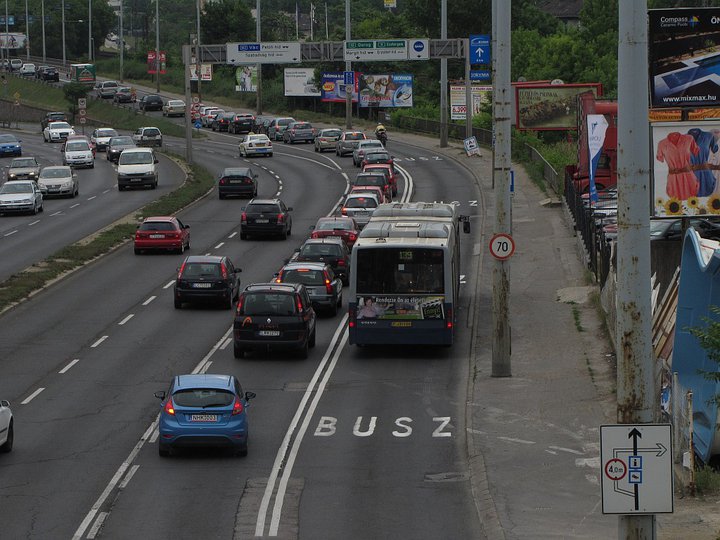 Kell-e buszsáv a Budaörsi útra? A Magyar Kerékpárosklub álláspontja