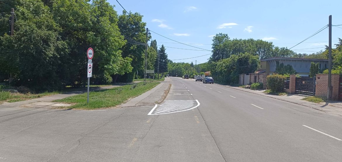 Lekopott a bringasáv? Semmi gond! Fessünk a helyére parkolót